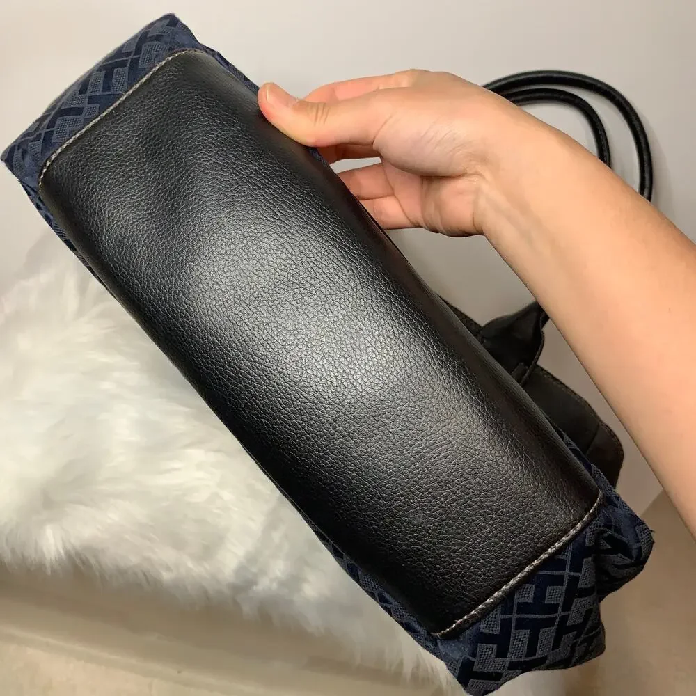Tommy Hilfiger Women's Tote Navy Blue Handbags